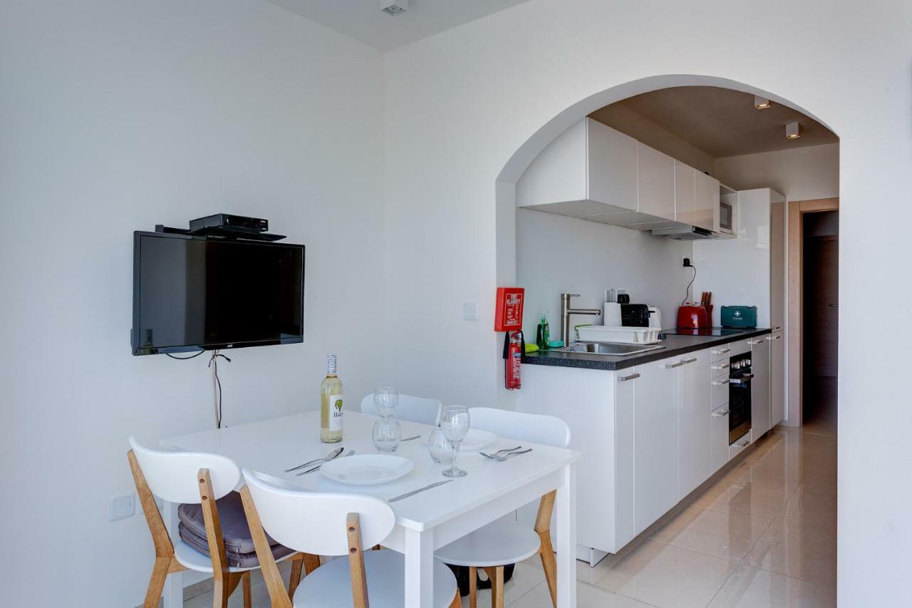 Cosy 1Br Penthouse With Terrace, Great Location Lägenhet Gzira Exteriör bild