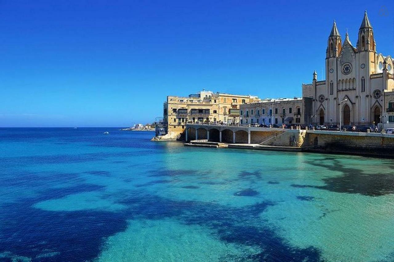 Cosy 1Br Penthouse With Terrace, Great Location Lägenhet Gzira Exteriör bild